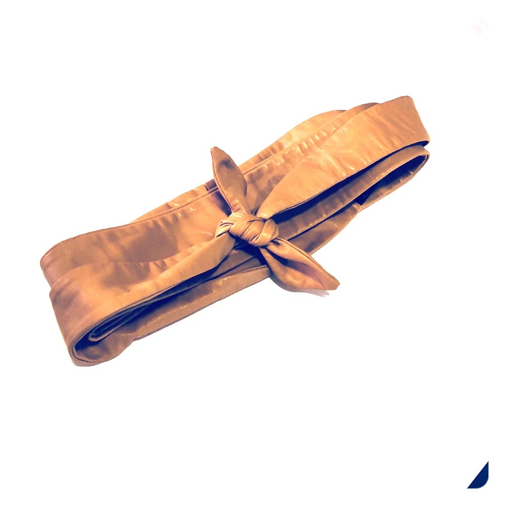 Club Monaco Leather Abasi Obi Style Belt in Tan